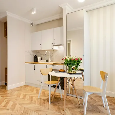 Sky Home- Blue 2 -manufaktura, Bezplatny Parking, Klima, Dostep Na Kod 公寓 *